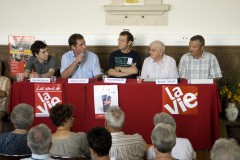 Paul Michalon(au centre) à l'université d'été des lecteurs de La Vie en 2012 à Viviers