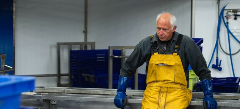 [Reportage] À la criée du Croisic, le commerce du poisson se vit la nuit